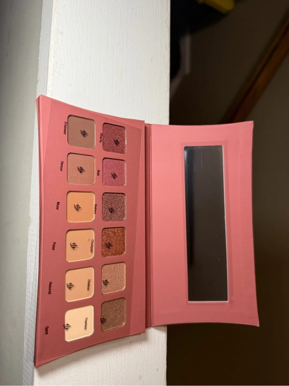 Illamasqua Coral Pink Eyeshadow Palette Compact